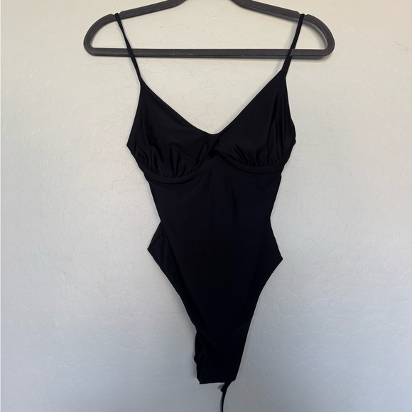Maaji Blackjack Celine Underwire One-Piece Swimsuit size medium New - Picture 3 of 12